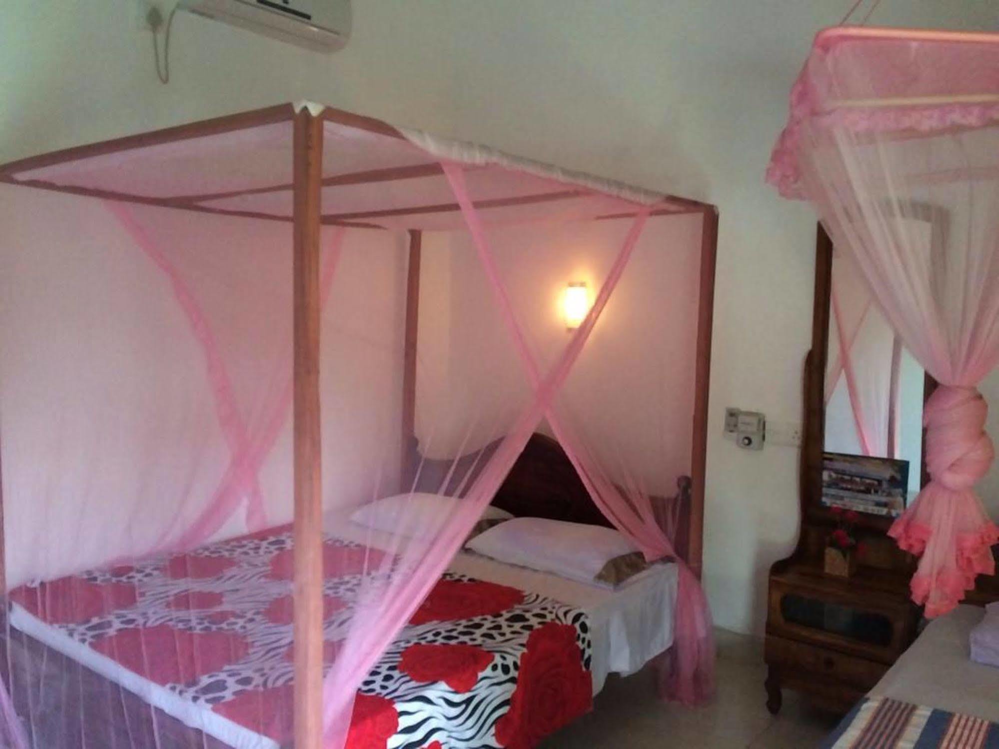 ホテル Sun Rest Mirissa Banduramulla エクステリア 写真